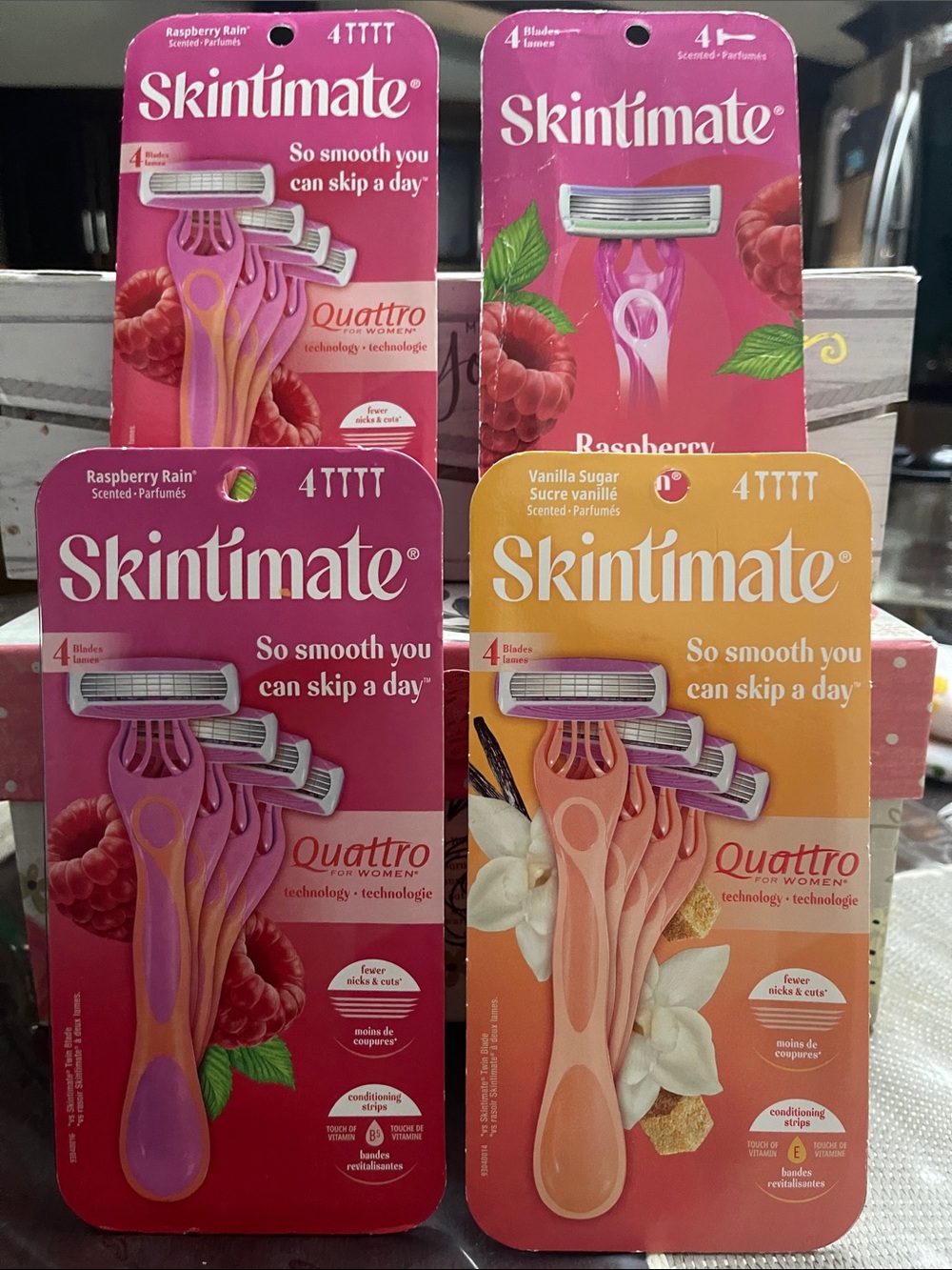 Skintimate Quattro Women's 4-Blade Razor - Pink & Peach